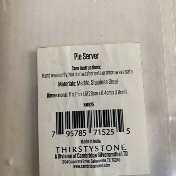 Dining & Entertaining / All Serveware
THIRSTYSTONE
Gold Pie Server with Handle - Picture 2 of 5